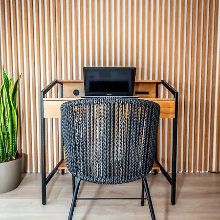 Lasari Comfort Living شقة فندقية 4*