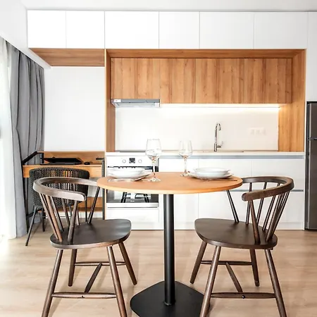 アパートホテル Lasari Comfort Living 4*